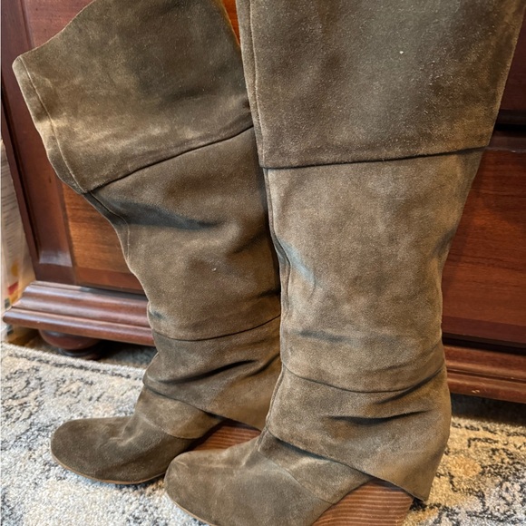 Fergie brand wedge boot - Picture 4 of 5